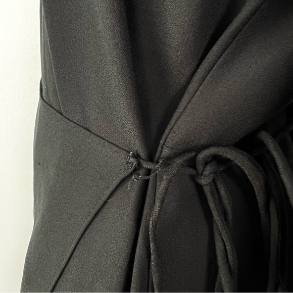 VINCE BLACK LONG SLEEVE BUTTON-BACK MIDI DRESS - Picture 7 of 11